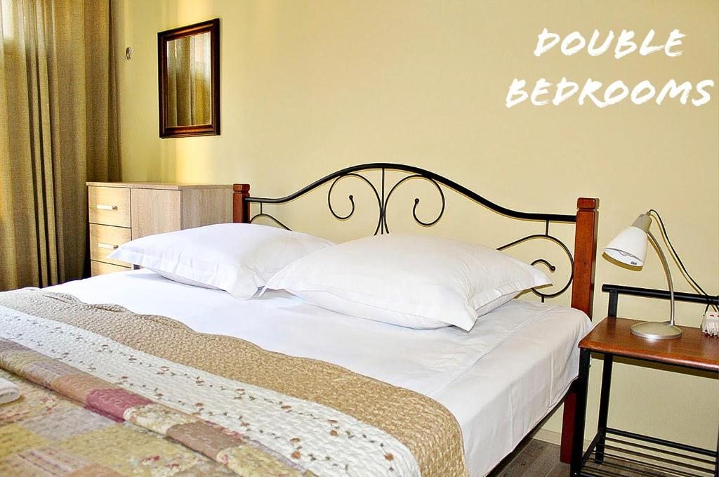 Двухместный (Двухместный номер с 1 кроватью и собственной ванной комнатой) отеля Красная Лиса, Тбилиси
