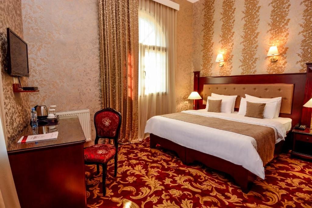 Двухместный (Стандартный двухместный номер с 1 кроватью или 2 отдельными кроватями и балконом) отеля River Side, Тбилиси