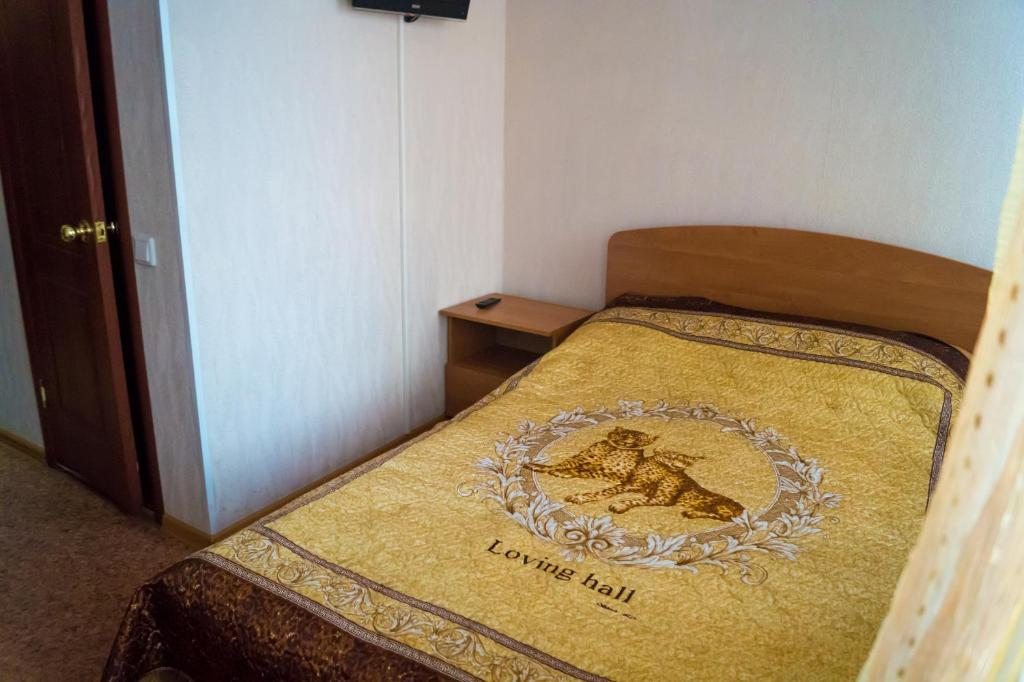 Двухместный (Стандартный двухместный номер с 1 кроватью) хостела Апельсин, Ульяновск