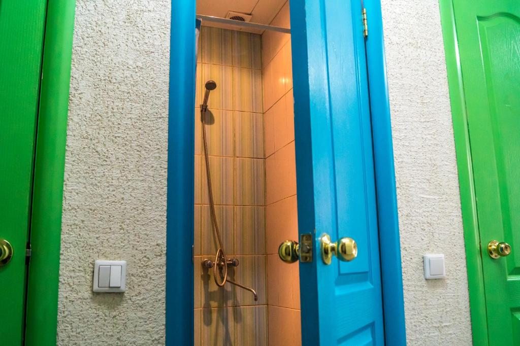 Двухместный (Двухместный номер с 1 кроватью и общей ванной комнатой) хостела Апельсин, Ульяновск