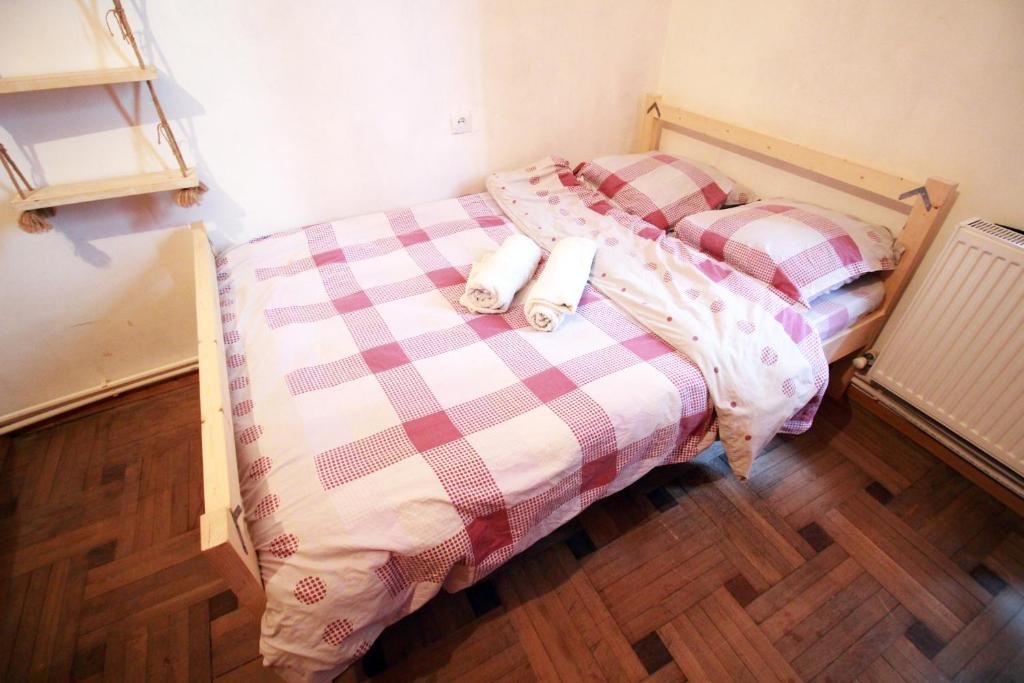 Двухместный (Двухместный номер с 1 кроватью и общей ванной комнатой) хостела Sheni, Тбилиси