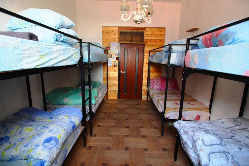 Номер (Кровать в общем 8-местном номере для мужчин и женщин) хостела Sheni, Тбилиси