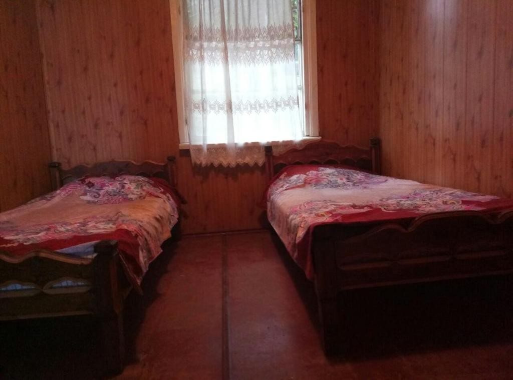 Двухместный (Двухместный номер эконом-класса с 2 отдельными кроватями) базы отдыха Виктория, Манас