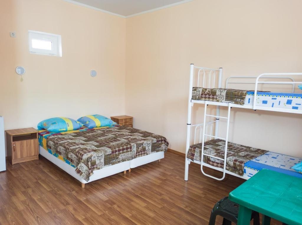Двухместный (Бюджетный двухместный номер с 1 кроватью или 2 отдельными кроватями) гостевого дома Лайнер, Кучугуры