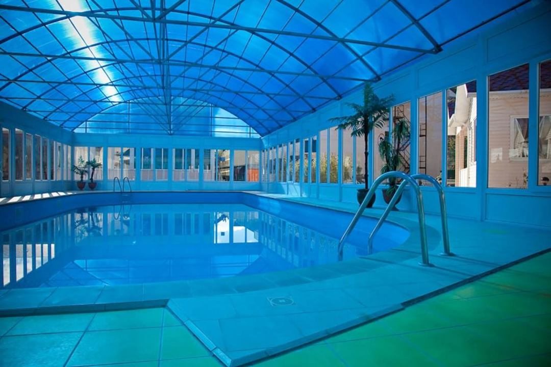 Крытый плавательный бассейн, Клубный Отель Апельсин