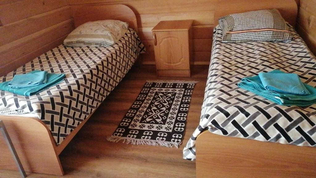 Двухместный (Двухместный номер с 2 отдельными кроватями и дополнительной кроватью) отеля Исток, Артыбаш