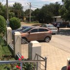 Парковка перед фасадом