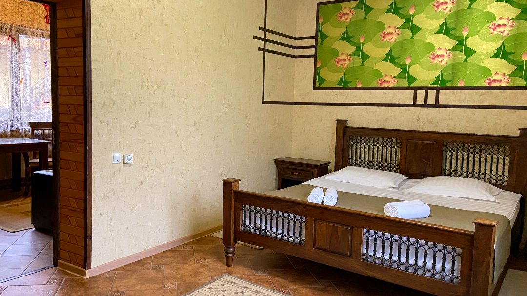 Семейный (Номер комфорт с изолированной спальней.) парк-отеля Китайская деревня, Хамышки