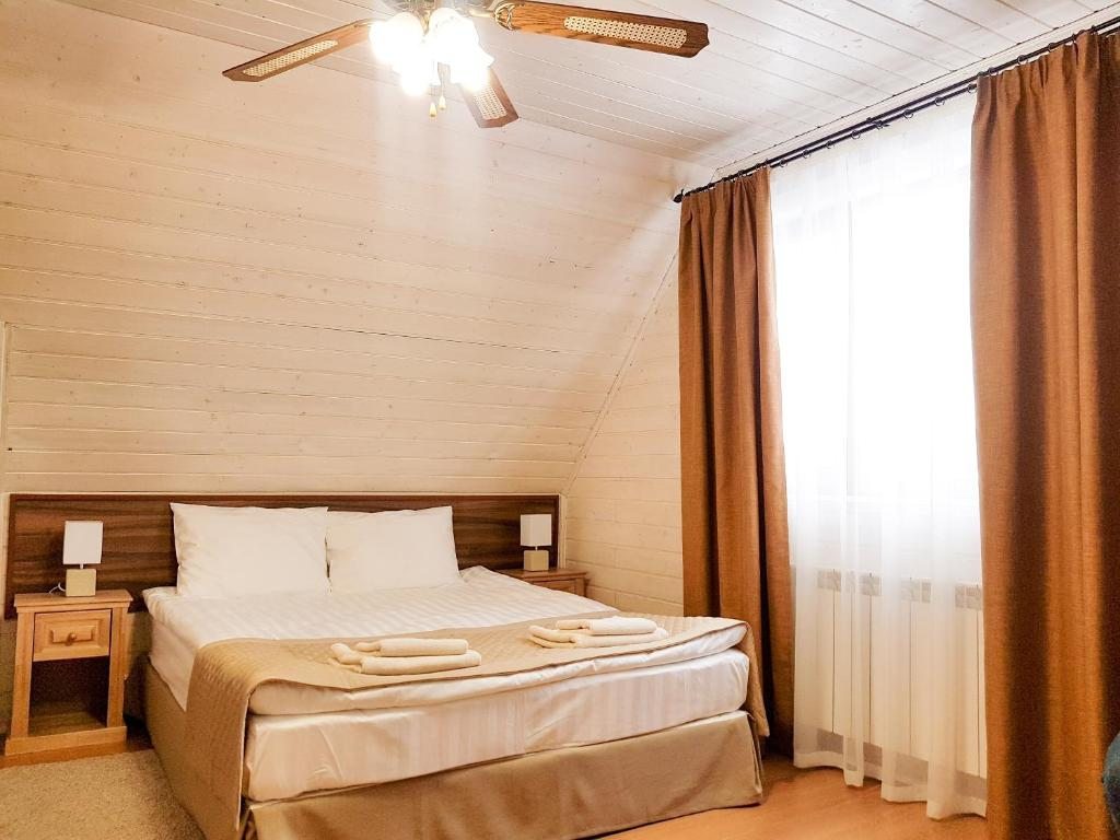 Двухместный (Двухместный номер с 1 кроватью и собственной ванной комнатой) парк-отеля Glazovo Lake Village, Холодово