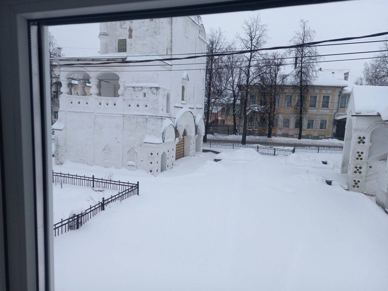 Вид из окна. 2 этаж