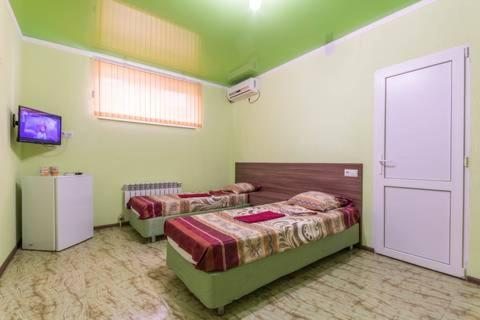 Двухместный (Стандартный двухместный номер с 1 кроватью или 2 отдельными кроватями) гостевого дома Абрикос, Кабардинка