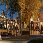 Детская игровая площадка, Отель Талес