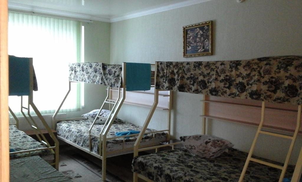 Номер (Общий номер для мужчин и женщин) мини-гостиницы Транзит, Александровское