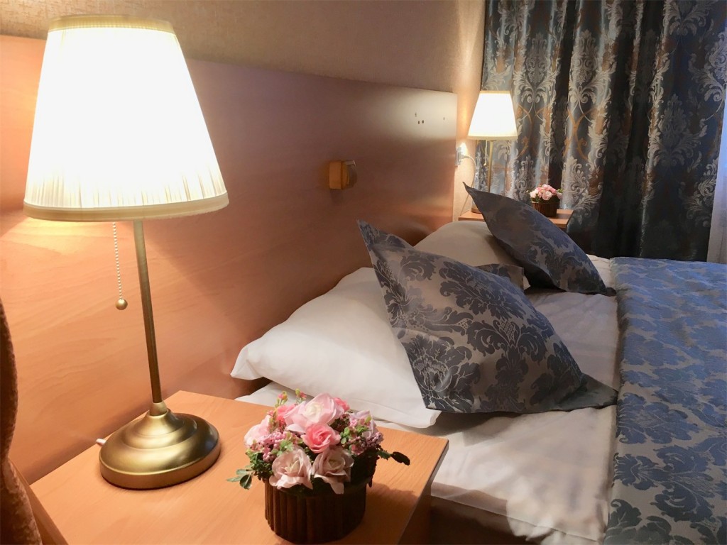 Комната с кроватью размера «king-size» в отеле «Звездный», Санкт-Петербург. Мини-отель Звездный