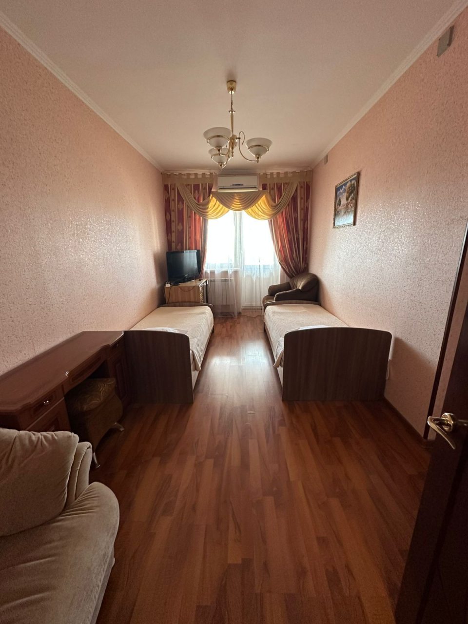 Сюит (Люкс), Гостиница Николаевский