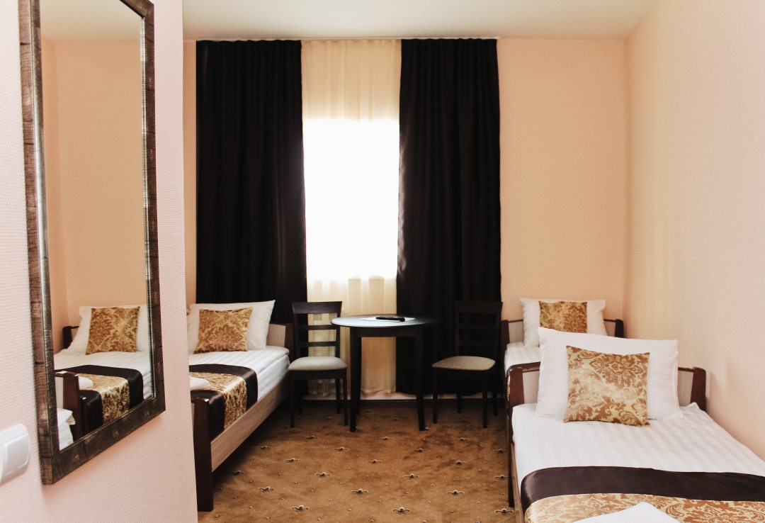 Трехместный (С тремя односпальными кроватями) гостиницы Енисей, Саяногорск