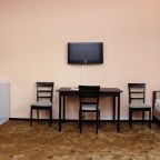 Трехместный (Семейный с одной двуспальной кроватью, одной односпальной и диваном. Холодильник, кондиционер в номере), Гостиница Енисей