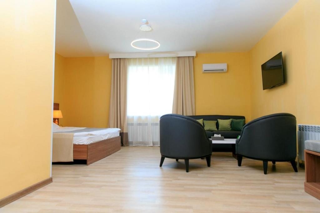Двухместный (Двухместный номер Делюкс с 1 кроватью) отеля Green Which Tourist Borovoye, Боровое (Акмолинская область)
