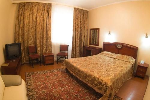Двухместный (Двухместный номер с 1 кроватью и балконом) отеля Hotel Alma-Ata, Боровое (Акмолинская область)