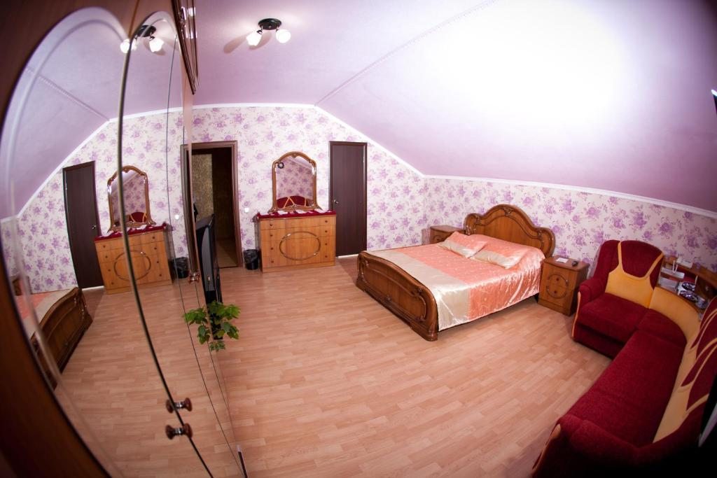 Двухместный (Улучшенный двухместный номер с 1 кроватью или 2 отдельными кроватями) отеля Полярник в Лянторе