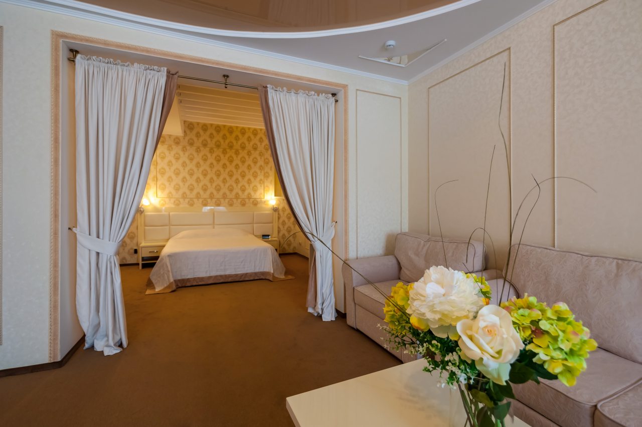 Отель Павлова Поляна 4*, Солёное, цены от 4500 руб. | 101Hotels.com