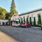 Парковка, Отель Павлова Поляна