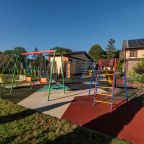 Качели, Отель Павлова Поляна