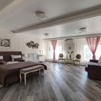 De Luxe (Люкс улучшенный), Отель Павлова Поляна