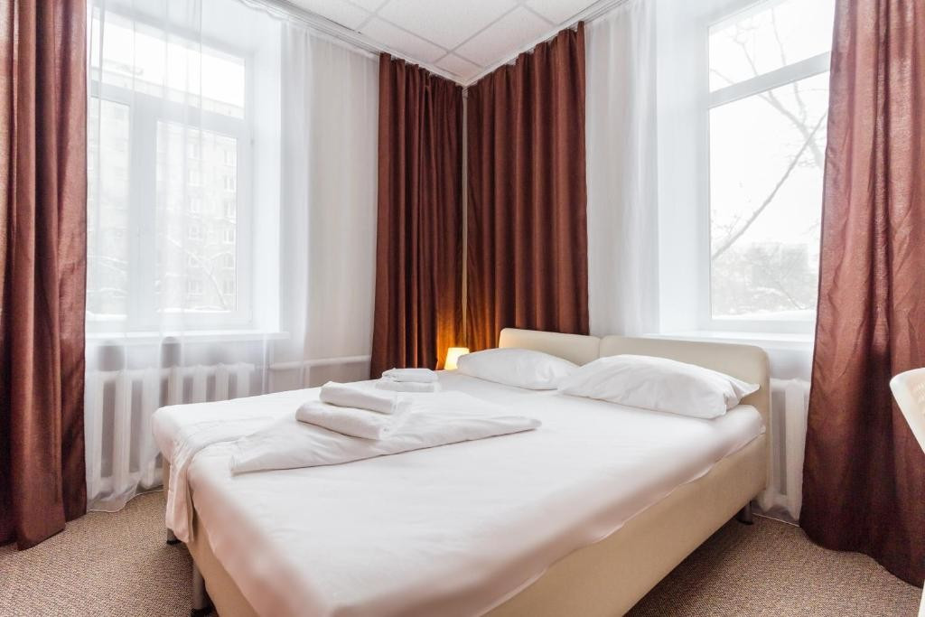 Номер с двуспальной кроватью в отеле Арфа-отель на Рязанском проспекте, Москва. Отель Арфа