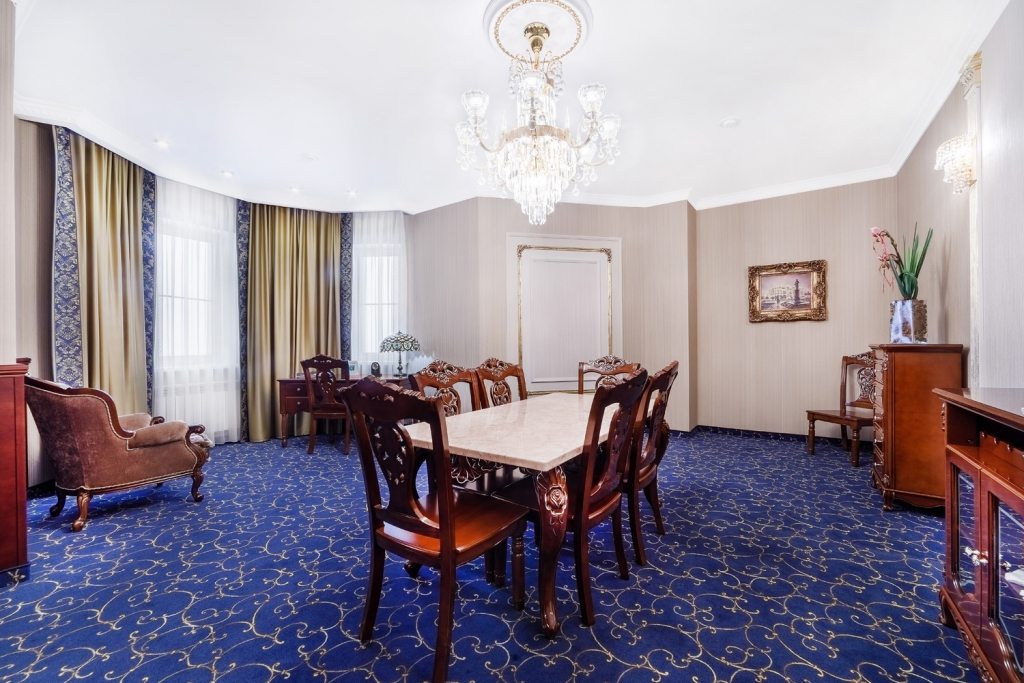Двухместный (Президентский люкс) гостиницы Династия, Курск