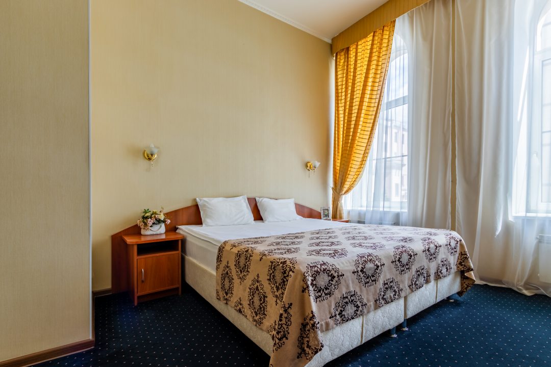 Двухместный (Стандарт с двуспальной кроватью) гостевого дома Блюз на Невском, Санкт-Петербург
