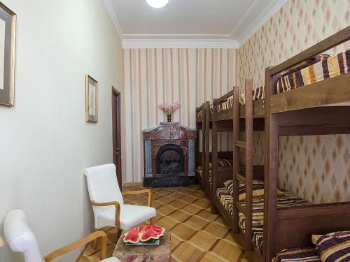 Номер (Кровать в общем 6-местном номере) гостевого дома TiflisLux Boutique, Тбилиси