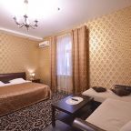 Комфортный номер с двуспальной кроватью и раскладным диваном