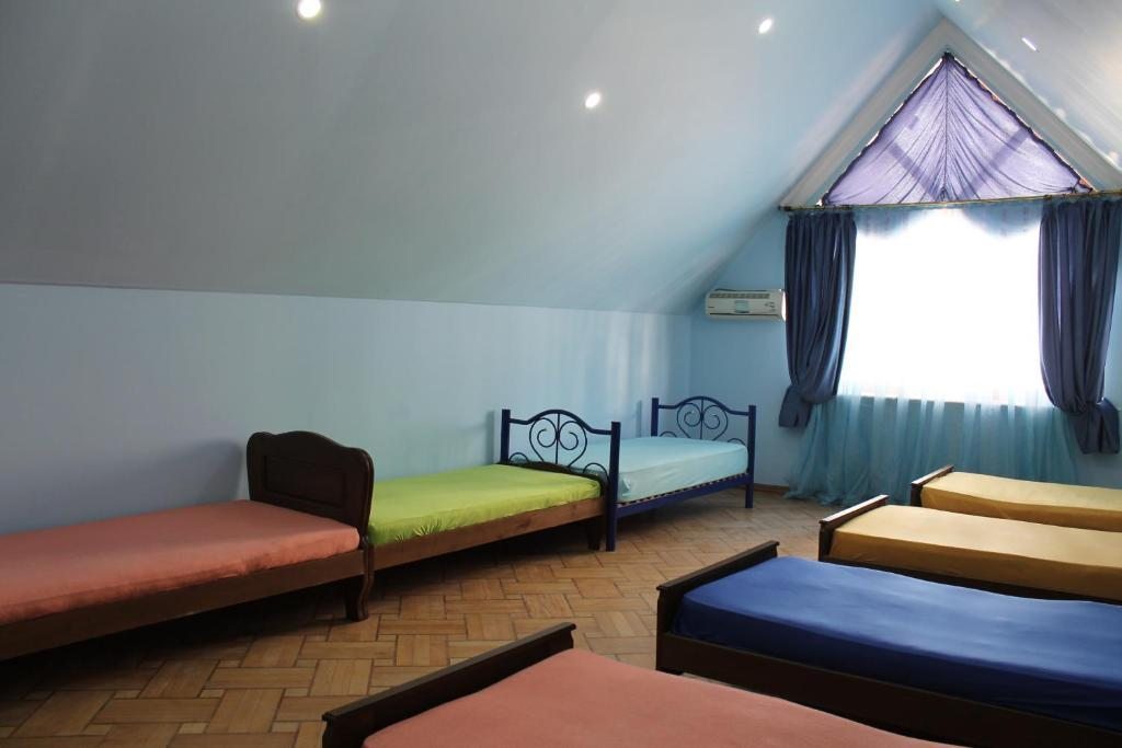 Номер (Общий номер для мужчин и женщин с 8 кроватями) гостевого дома Batumi Sun, Батуми