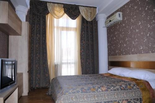 Двухместный (Стандартный двухместный номер с 1 кроватью) отеля City Star Hotel, Батуми