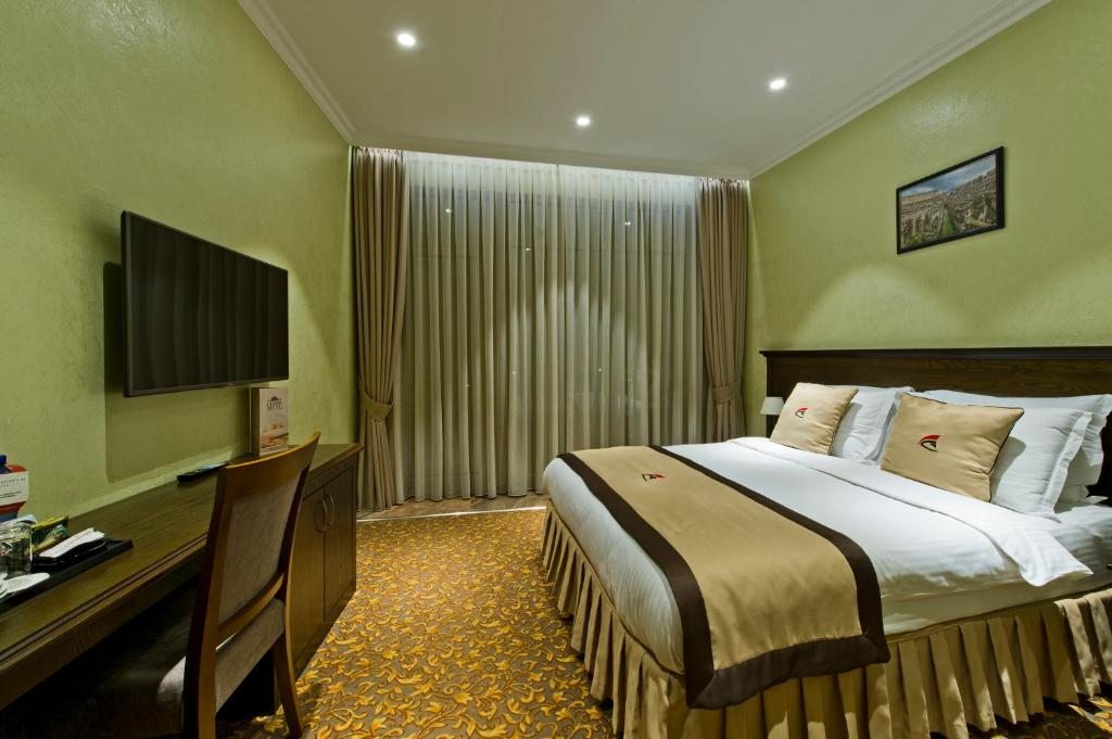 Двухместный (Стандартный двухместный номер с 1 кроватью) отеля Коллизеум Марина, Батуми