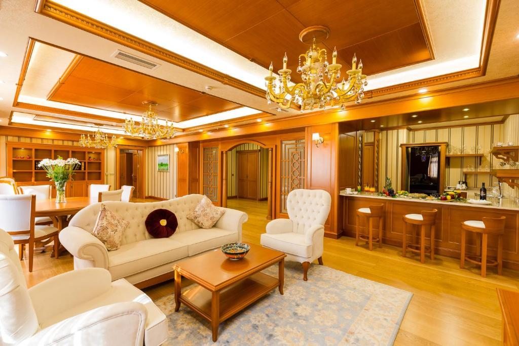 Сьюит (Президентский люкс) отеля Divan Suites Batumi, Батуми