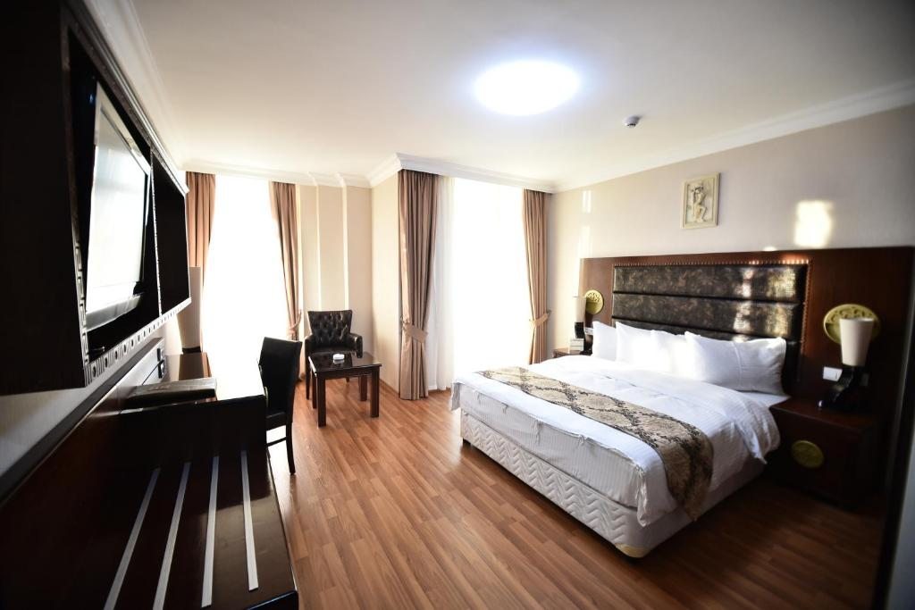 Двухместный (Стандартный двухместный номер с 1 кроватью) отеля Era Palace, Батуми
