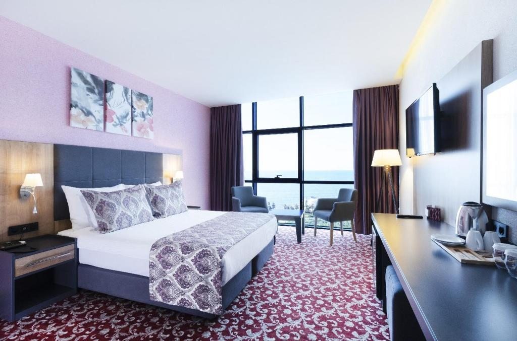 Двухместный (Стандартный номер с кроватью размера «king-size») отеля Euphoria Batumi, Батуми