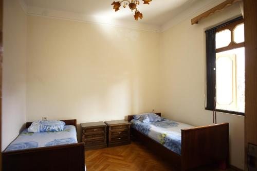 Двухместный (Небольшой двухместный номер с 1 кроватью) хостела Freedom Batumi, Батуми