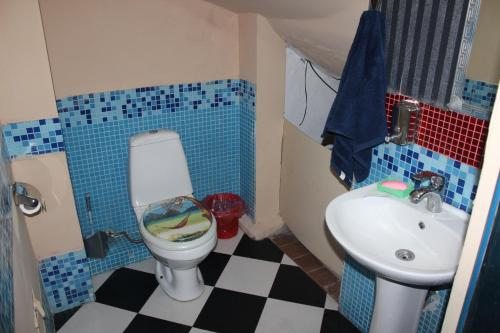 Трехместный (Трехместный номер эконом-класса с общей ванной комнатой) гостевого дома Old Boulevard, Батуми
