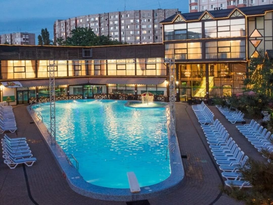 Открытый плавательный бассейн, Отель Темерницкий