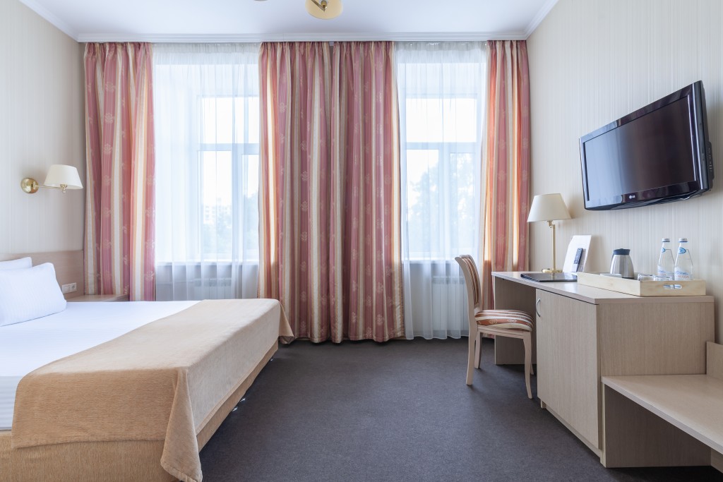 Двухместный (Комфорт с одной двуспальной или двумя раздельными кроватями) отеля Бристоль, Санкт-Петербург