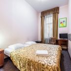 Двухместный, Отель Большой 19