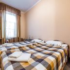 Двухместный, Отель Большой 19