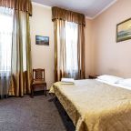 Двухместный, Отель Большой 19