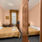 Двухместный, Отель Большой 19