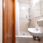 Двухместный, Отель Большой 19