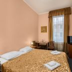 Двухместный, Отель Большой 19