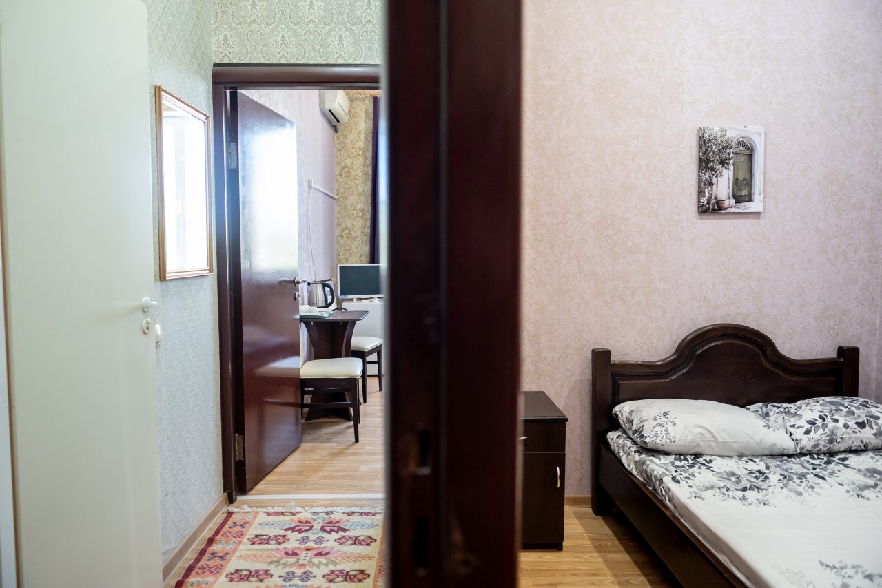 Отель Lucky House, Волгоград, цены от 1300 руб. с завтраком | Забронировать  на 101Hotels.com